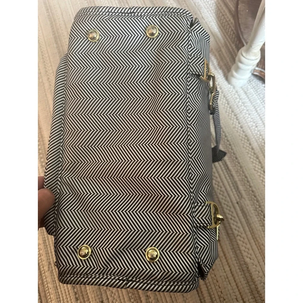 Jujube Diaper Backpack/Shoulder bag. Gender Neural/Black&White
